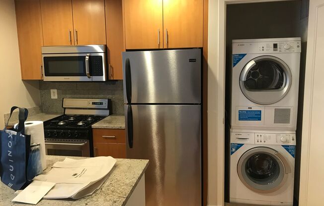 Studio, 1 bath, 460 sqft, $2,200