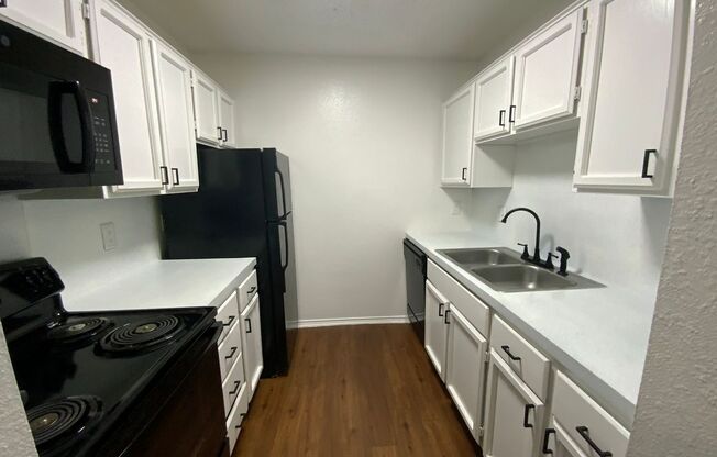 2 beds, 2 baths, 989 sqft, $1,715, Unit 11634B