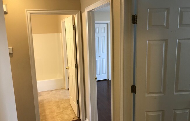 2 beds, 1 bath, $995, Unit #216