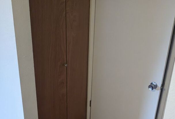 Studio, 1 bath, 350 sqft, $895, Unit 204