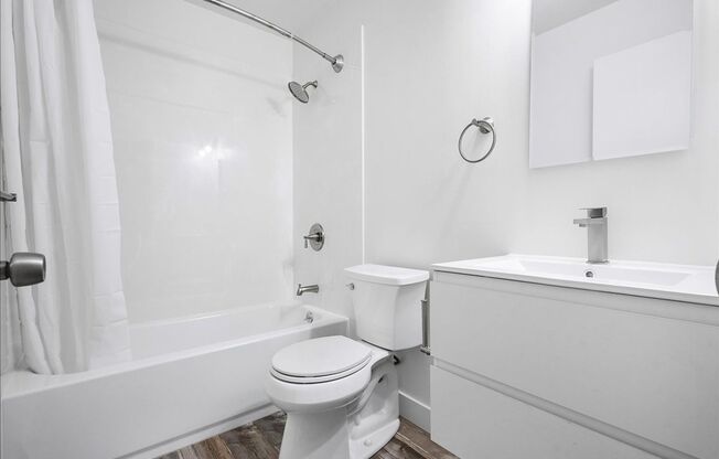 2 beds, 1 bath, $2,800, Unit 1182 Park Ave #E