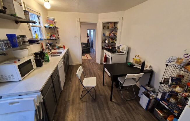 4 bedroom South Oakland House!