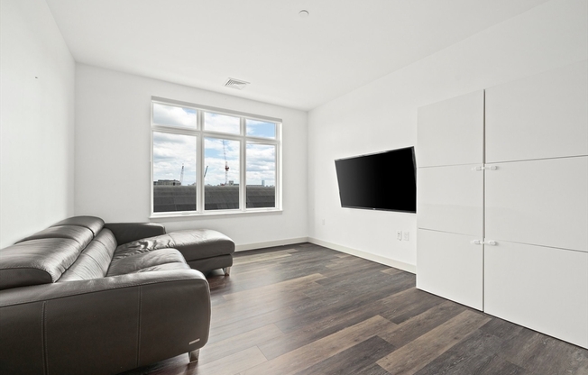 1 bed, 1 bath, 662 sqft, $3,200, Unit 403