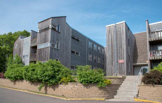 Bass Lake Crossing exterior