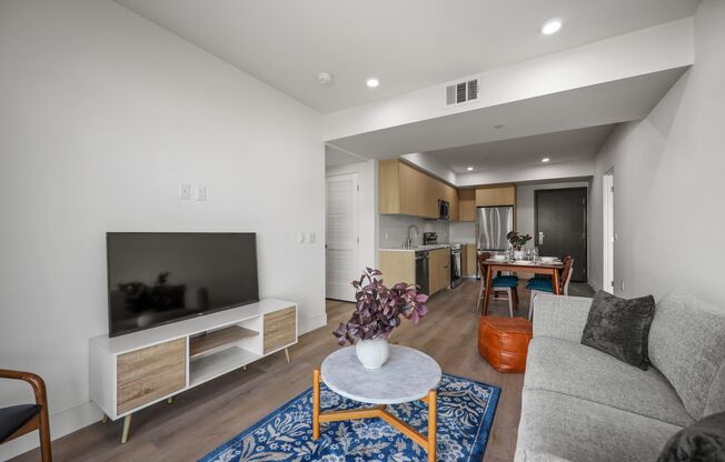 4 beds, 4 baths, 1,200 sqft, $4,493, Unit 401