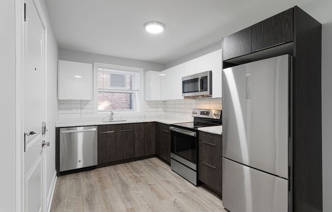 7630 - 38 N Eastlake Ter