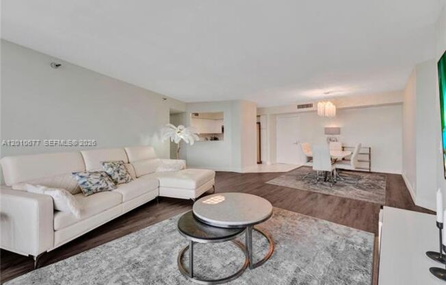 2 beds, 2 baths, $3,500, Unit # 3302