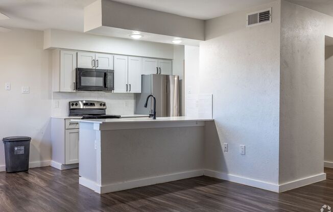 2 beds, 2 baths, 940 sqft, $1,499, Unit 109