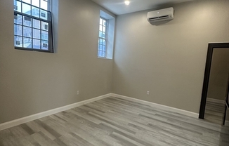 2 beds, 1 bath, 8,500 sqft, $2,500, Unit 4