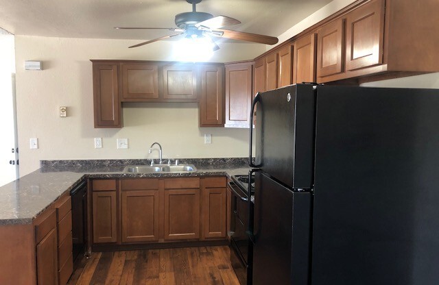 1 bed, 1 bath, 800 sqft, $1,945, Unit N17