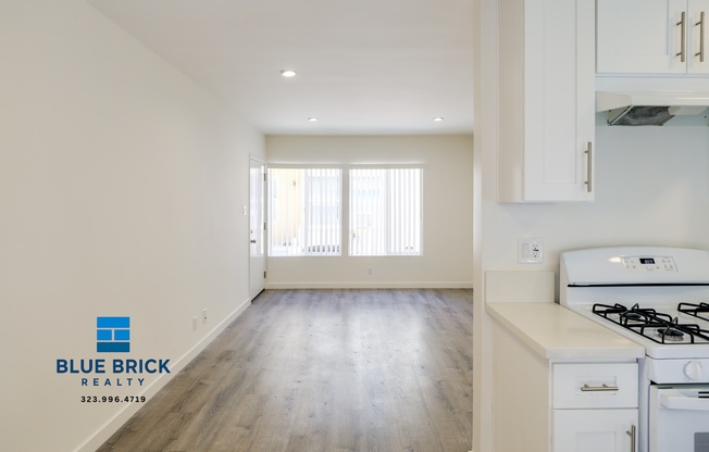 212 W ELK AVE
