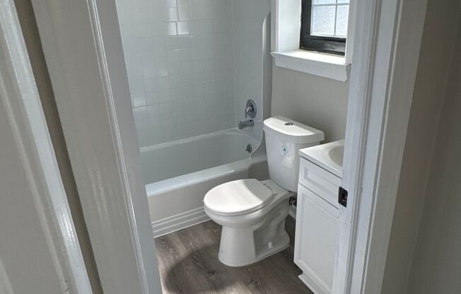 1 bed, 1 bath, 650 sqft, $1,200, Unit 08-1586