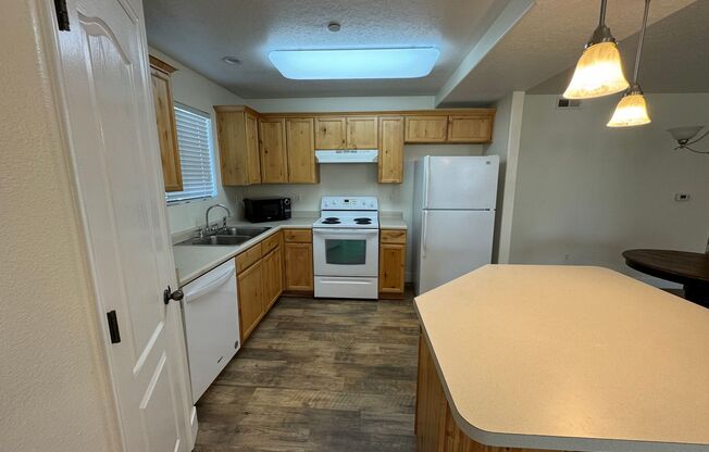 2 beds, 2 baths, $1,599, Unit # K 102