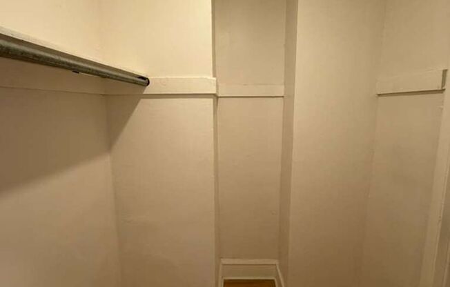 Studio, 1 bath, 500 sqft, $875, Unit Unit 403