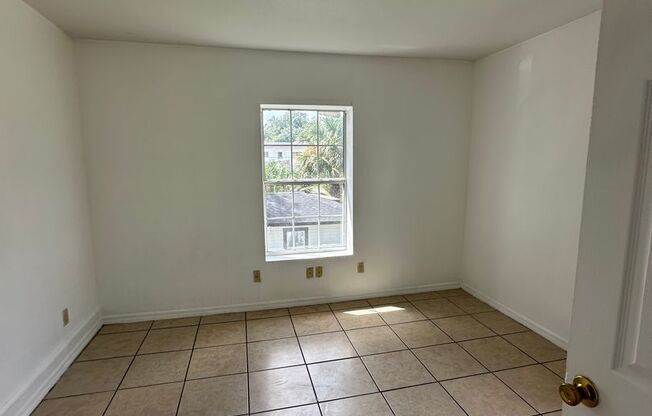 6 beds, 2 baths, $2,100