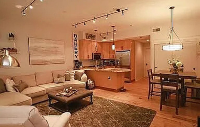 260 E GAY ST