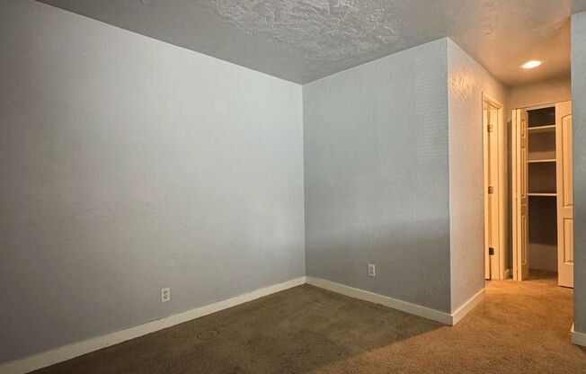 Studio, 1 bath, $1,125, Unit 05