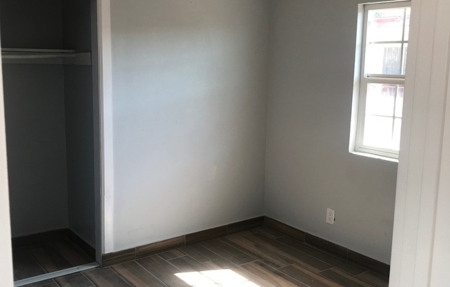 2 beds, 1 bath, $2,700