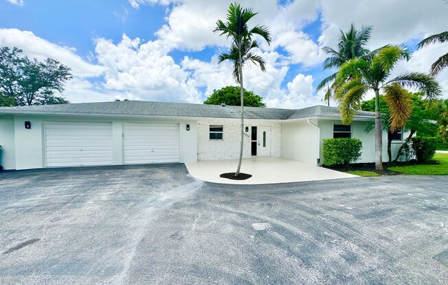 ** CENTRAL NAPLES ** 3 BED + DEN / 2 BATH ** PETS OK ** GREAT LOCATION ** ANNUAL **