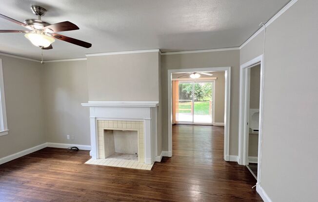 2 beds, 1 bath, $1,035