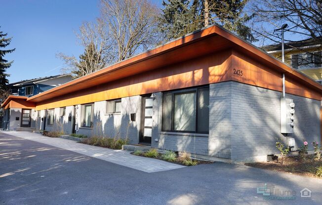 2425 SE Monroe St.