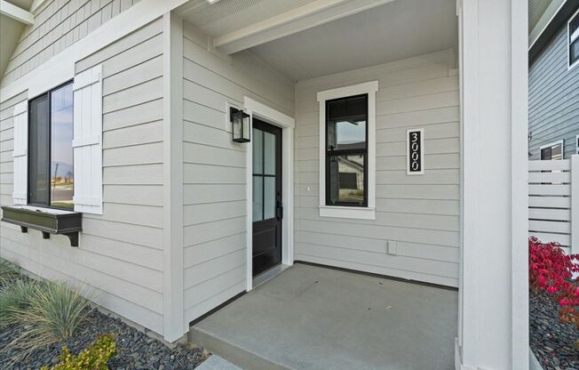 3 beds, 2 baths, $2,350, Unit 3000 N Corvus St