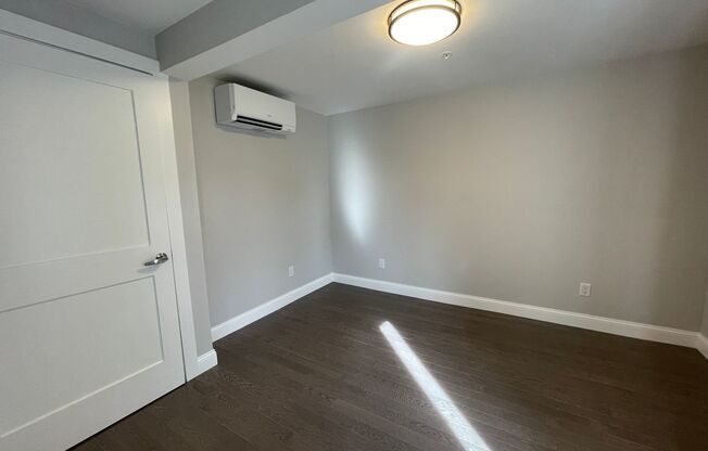 2 beds, 1 bath, 720 sqft, $2,750, Unit 328 Bank #17
