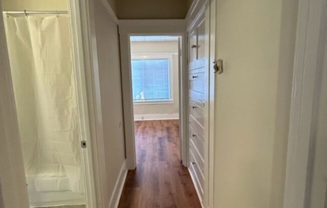 2 beds, 1 bath, $2,100, Unit #6