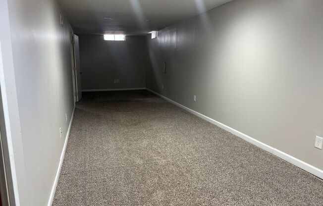 Beautiful 2 bedroom 1 bath with bonus room