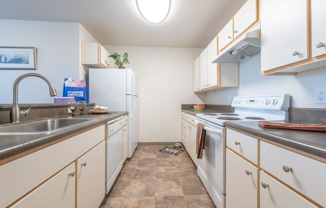 1 bed, 1 bath, 685 sqft, $1,540, Unit 120