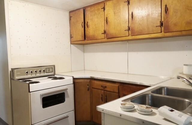 1 bed, 1 bath, $1,095, Unit 6