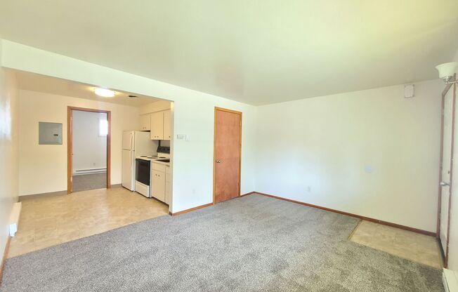 1 bed, 1 bath, $850, Unit 3