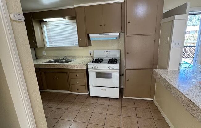 2 beds, 1 bath, $1,875, Unit 3522