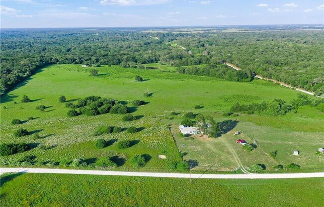 7 acres with 5 bed, 3 bath less than 25 minutes from town!