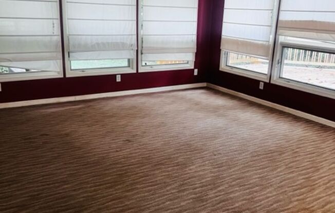 4 beds, 3 baths, $2,600