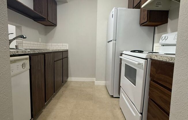 Carlynn Apartments
