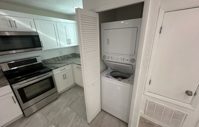 2 beds, 1 bath, $1,825