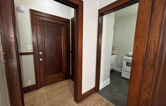 Studio, 1 bath, $700, Unit Unit 3