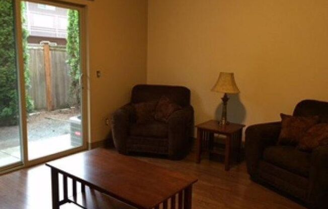 2 beds, 1 bath, $1,675, Unit 8