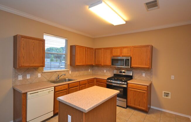 3 Bedroom 2.5 Bath with Gameroom in Horizon Park