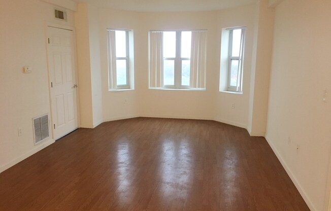 2 beds, 2 baths, 1,061 sqft, $2,750, Unit 707