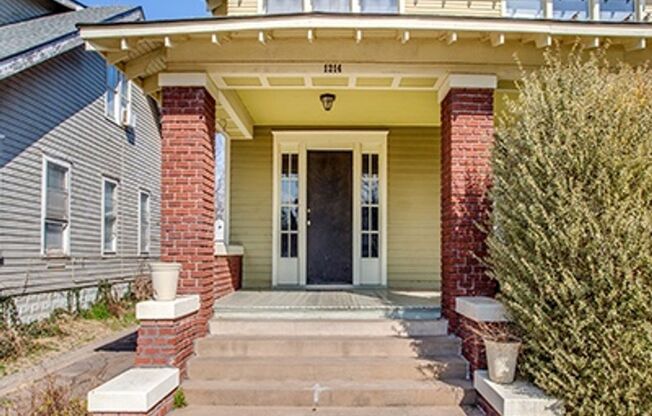 1214 W MAINE