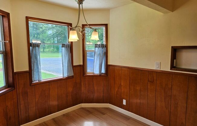3Bd/2Ba Single Story House - For Viewing!