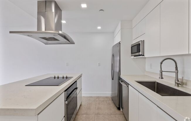 Spacious three-story townhome features 3 bedrooms, 2.5 bathrooms || Brickell Townhomes