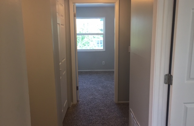 3 beds, 1.5 baths, 1,000 sqft, $1,550, Unit 1501 Jordan St