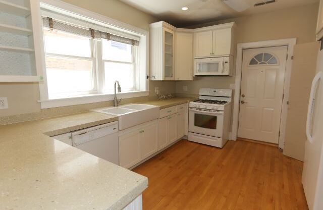 2619 GREENLEAF