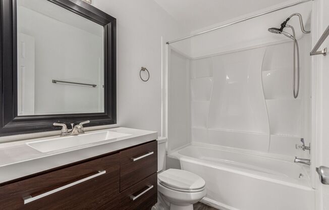 1 bed, 1 bath, 650 sqft, $1,125, Unit 201