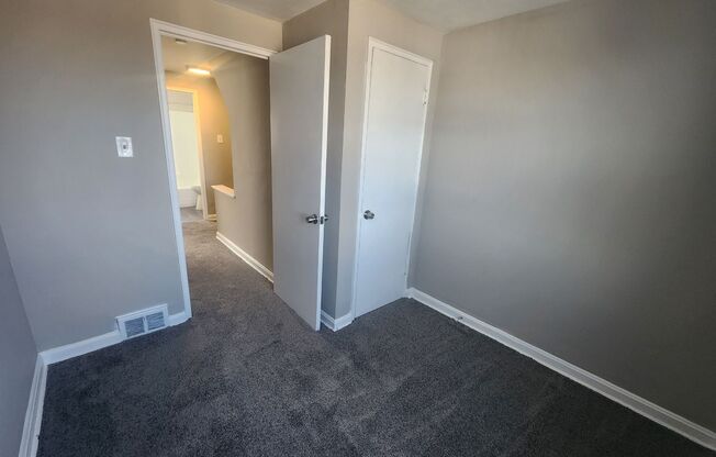 3 beds, 1 bath, 1,500 sqft, $1,300, Unit 1614-00