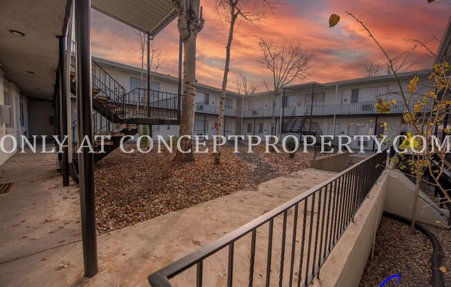 2 beds, 1 bath, 900 sqft, $1,619, Unit 27