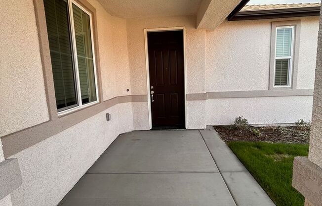 Brand new home located between Tulare and Visalia